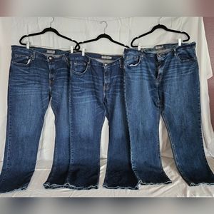 Bundle 3 of Members Mark Men's Blue Jeans Straight Leg 42x30 and 42x32 excellent